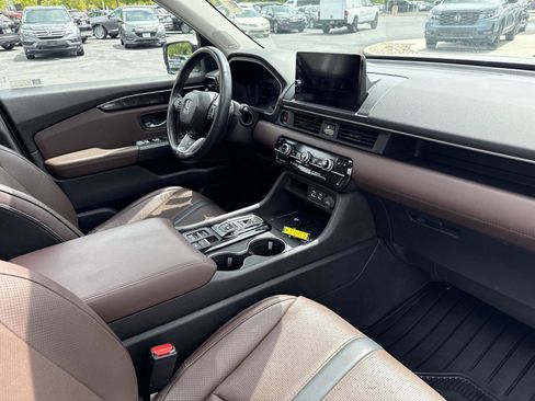 Used 2023 Honda Pilot Elite image 40
