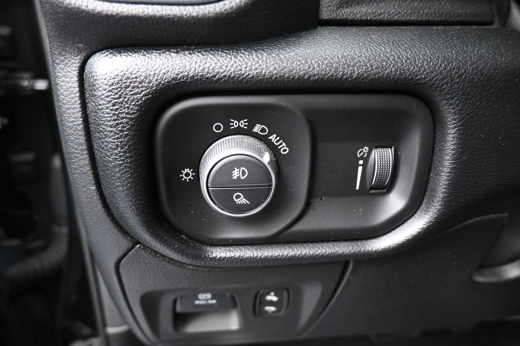 Used 2021 RAM 1500 Big Horn RWD image 12