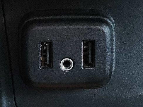 Used 2021 Chevrolet Colorado Z71 image 22