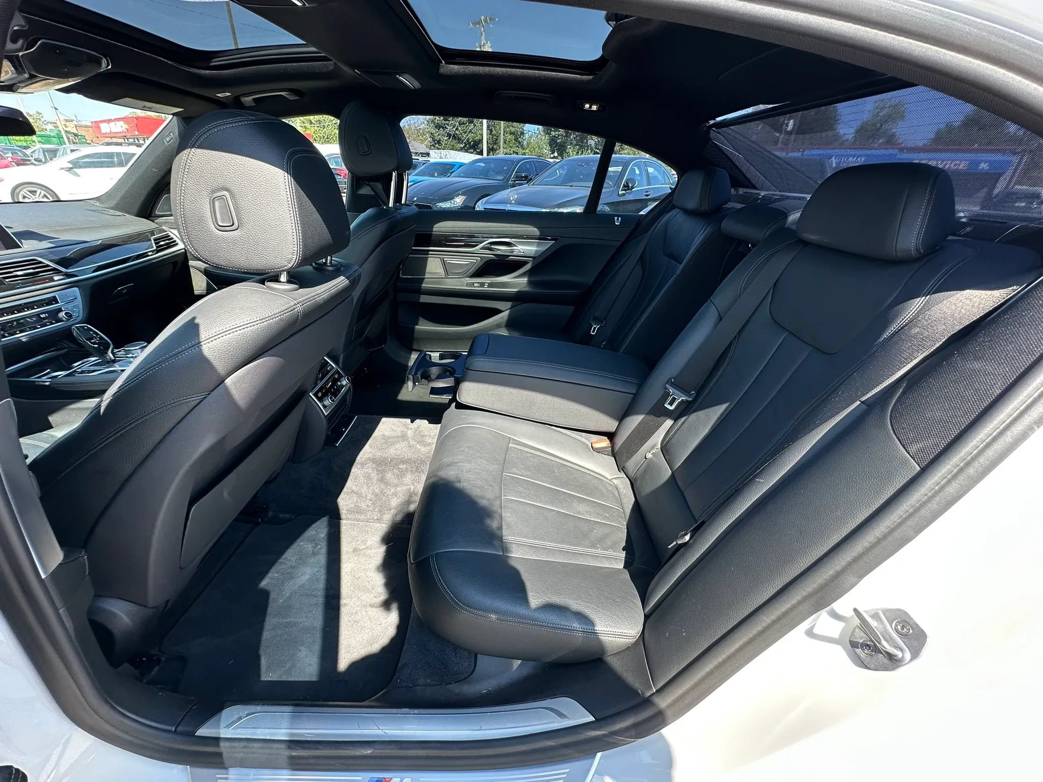 Used 2019 BMW 740i w/ M Sport Package RWD image 17