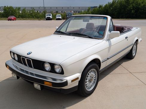 Used 1987 BMW 325i Convertible RWD image 2