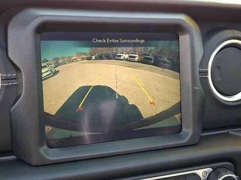 Certified 2022 Jeep Wrangler Unlimited Sahara w/ Cold Weather Group image 20