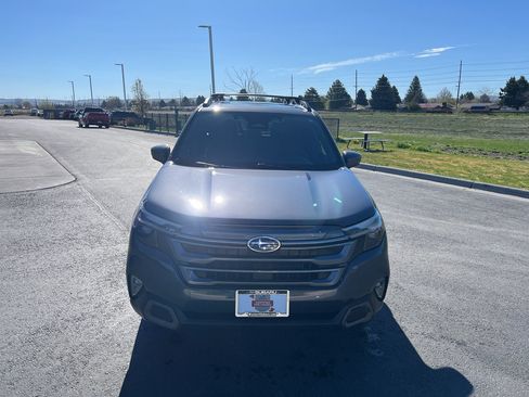 Used 2025 Subaru Forester Limited AWD/4WD image 7