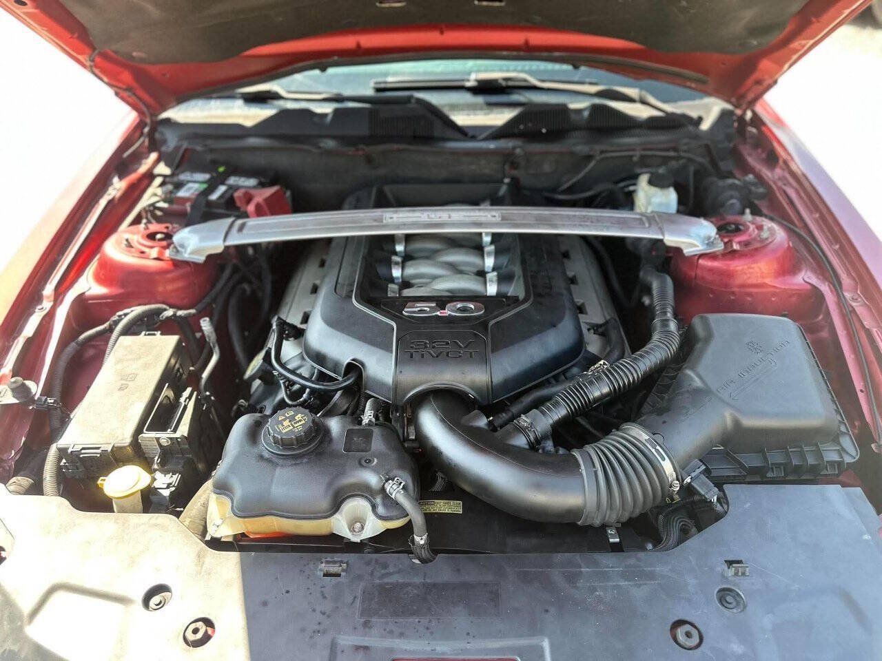 Used 2011 Ford Mustang GT Premium w/ 402A Rapid Spec Order Code RWD image 17
