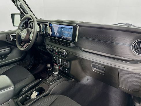 Used 2024 Jeep Wrangler Unlimited Rubicon 4xe image 33