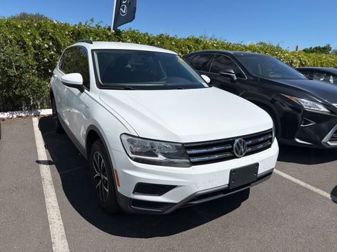Used 2020 Volkswagen Tiguan SE image 2