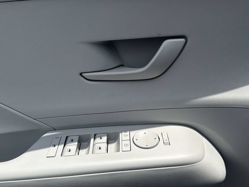 Used 2025 Hyundai Kona SEL AWD/4WD image 15