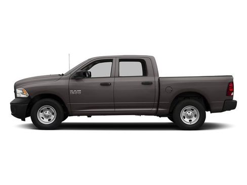 Used 2017 RAM 1500 Express AWD/4WD image 3