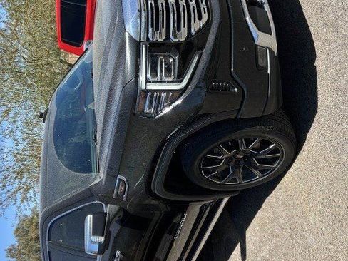 Used 2023 GMC Sierra 1500 Denali w/ Technology Package AWD/4WD image 6