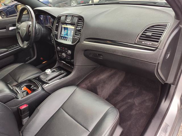 Used 2017 Chrysler 300 S w/ 300S Premium Group AWD/4WD image 19