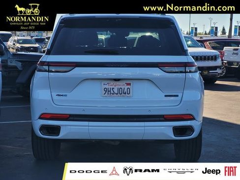 Used 2023 Jeep Grand Cherokee 30th Anniversary AWD/4WD image 5