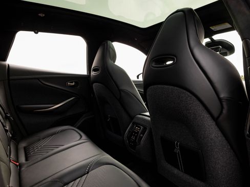 Used 2021 Aston Martin DBX AWD/4WD image 17