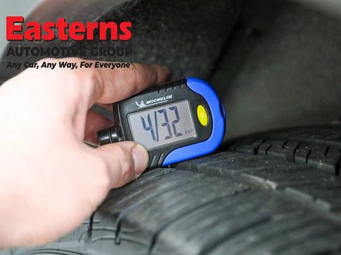 Used 2023 Mitsubishi Outlander SEL image 28