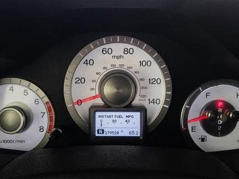 Used 2010 Honda Pilot Touring image 14