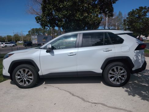 Used 2025 Toyota RAV4 XLE Premium w/ Weather Package FWD image 7