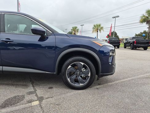 Used 2024 Nissan Rogue SV FWD image 10