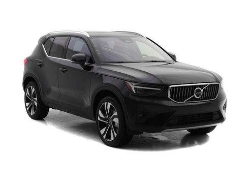 New 2025 Volvo XC40 B5 Ultra w/ Protection Package Premier image 2