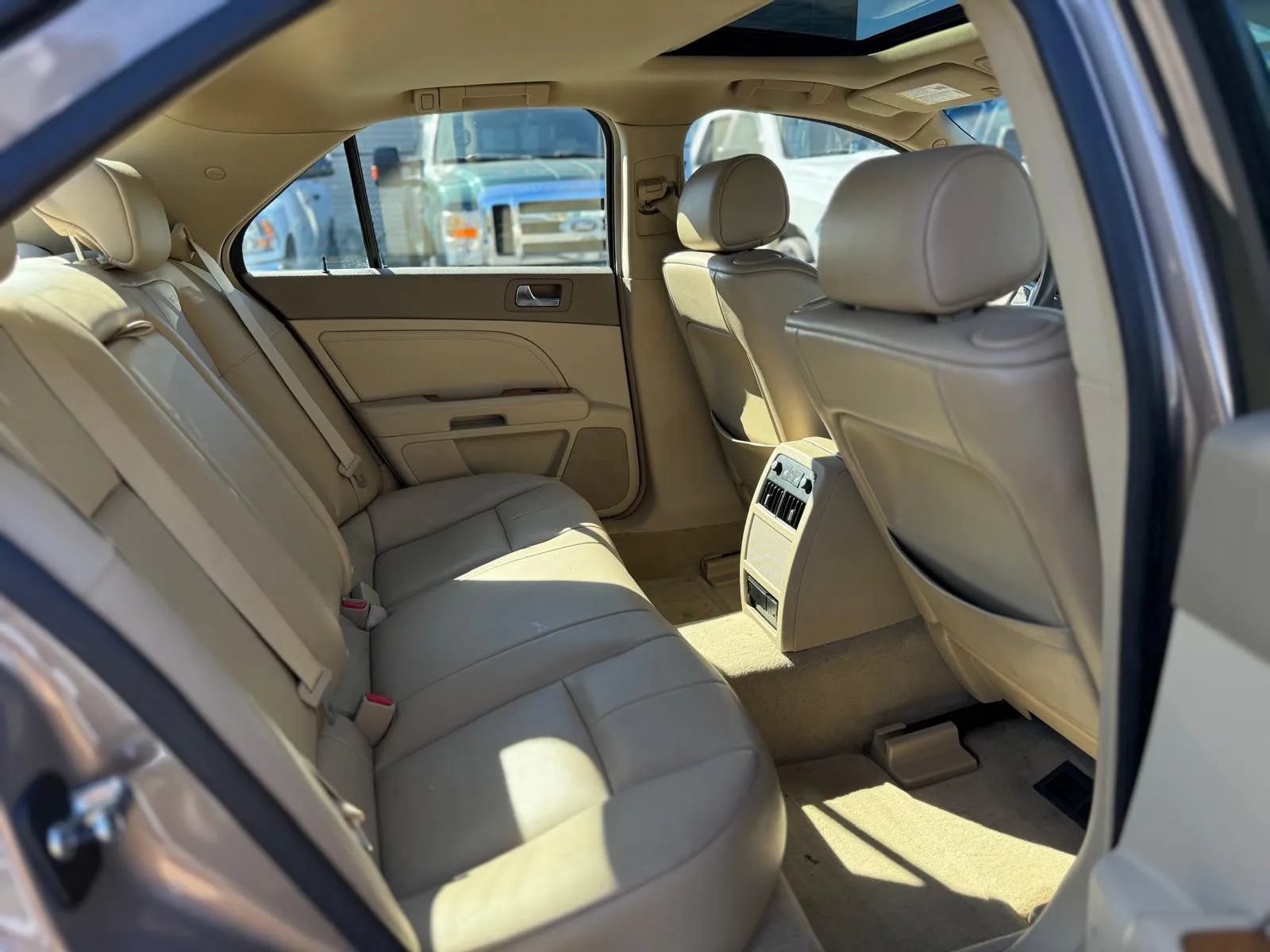 Used 2008 Cadillac STS AWD w/ Preferred Equipment Group image 17