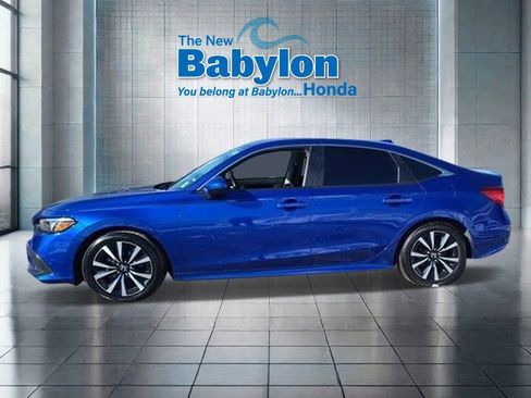 Used 2022 Honda Civic EX image 2