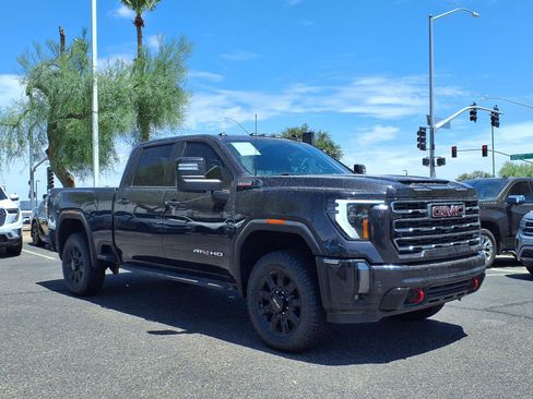 Used 2024 GMC Sierra 2500 AT4 w/ Technology Package AWD/4WD image 3