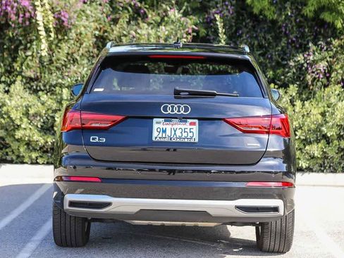 Used 2024 Audi Q3 2.0T Premium w/ Convenience Package image 5