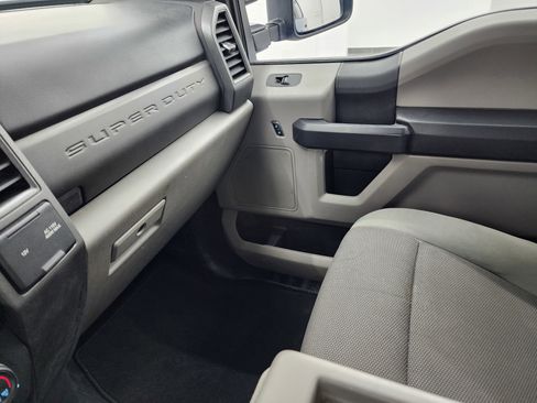 Used 2020 Ford F250 XL w/ STX Appearance Package image 13