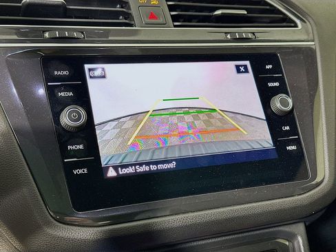 Used 2024 Volkswagen Tiguan SE R-Line FWD image 23