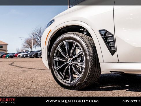 Used 2024 BMW X5 sDrive40i w/ M Sport Package image 12