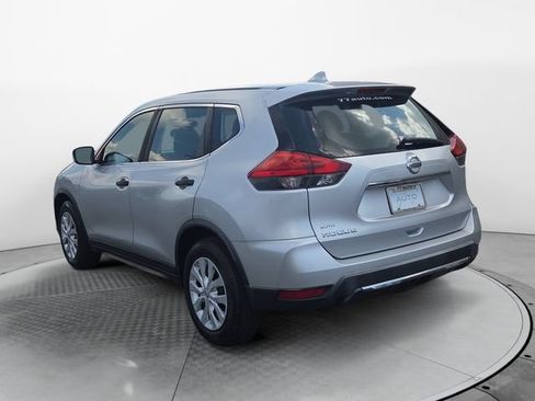 Used 2017 Nissan Rogue S FWD image 3