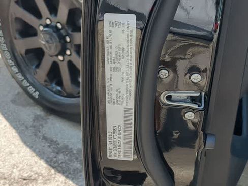 New 2026 RAM 2500 Laramie AWD/4WD image 38