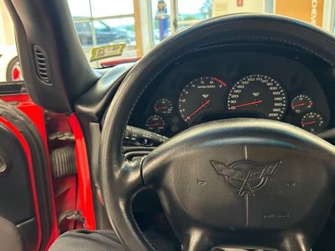 Used 1998 Chevrolet Corvette Coupe w/ Roof Pkg RWD image 19