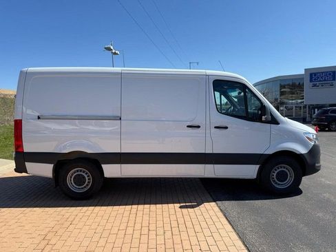 Used 2025 Mercedes-Benz Sprinter 2500 image 3