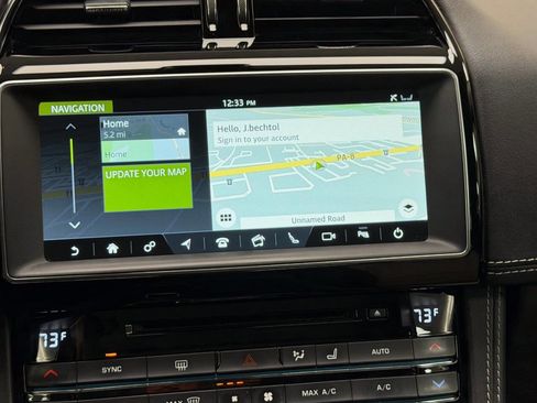 Used 2017 Jaguar F-PACE R-Sport image 77