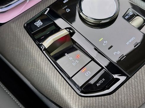 Used 2025 BMW X3 xDrive30i w/ Convenience Package image 15