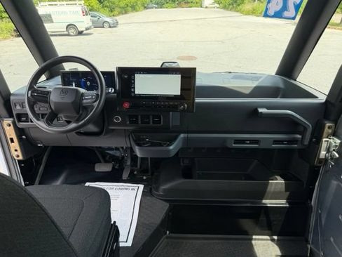Used 2024 Chevrolet Brightdrop 600 w/ Commercial Equipment Package AWD/4WD image 4