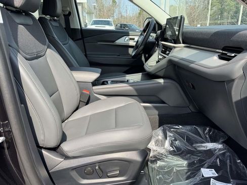 New 2026 Ford Explorer Active w/ Active Comfort Package image 12