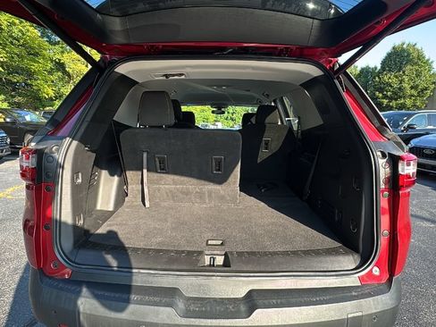 Used 2021 Chevrolet Traverse LT FWD image 29
