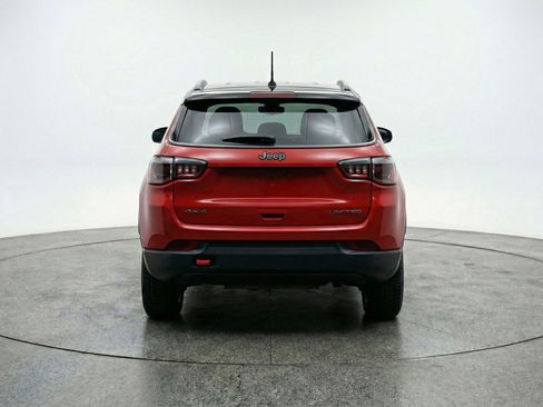Used 2025 Jeep Compass Trailhawk AWD/4WD image 7
