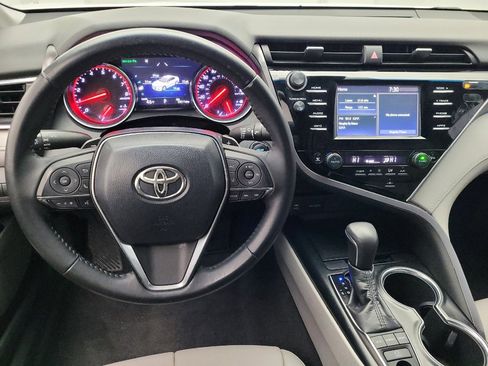 Used 2018 Toyota Camry XSE image 22