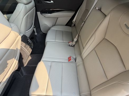 Used 2021 Cadillac XT4 Premium Luxury FWD image 31