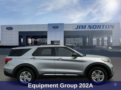 Used 2024 Ford Explorer XLT w/ Equipment Group 202A AWD/4WD image 3