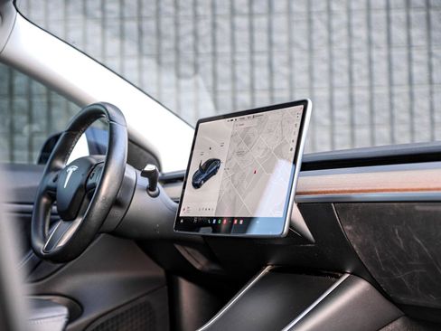 Used 2018 Tesla Model 3 Mid Range RWD image 28