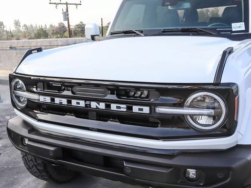 Used 2024 Ford Bronco Outer Banks AWD/4WD image 6