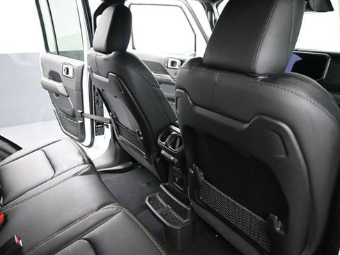 New 2026 Jeep Wrangler Unlimited Sahara AWD/4WD image 19