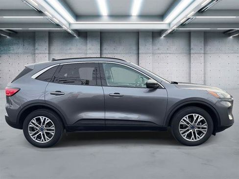 Used 2022 Ford Escape SEL image 3