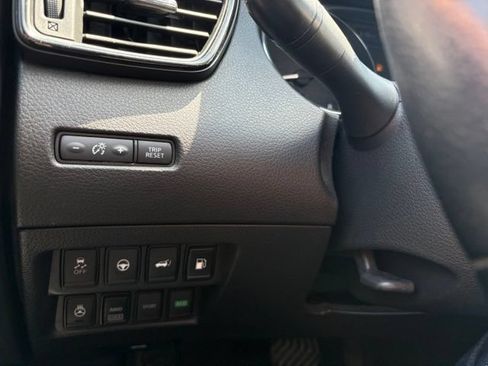 Used 2019 Nissan Rogue S AWD/4WD image 23