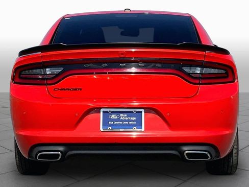 Used 2021 Dodge Charger SXT w/ Blacktop Package image 5