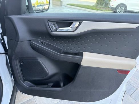 Used 2020 Ford Escape SEL FWD image 15