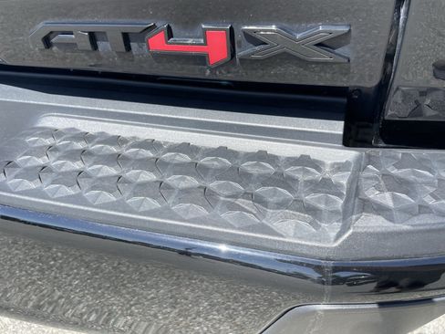 Used 2024 GMC Canyon AT4X AWD/4WD image 33