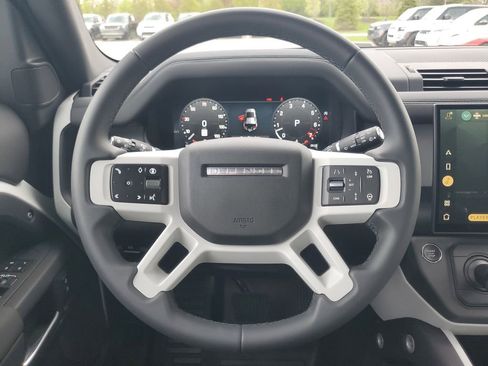 Used 2026 Land Rover Defender 110 X-Dynamic SE AWD/4WD image 29